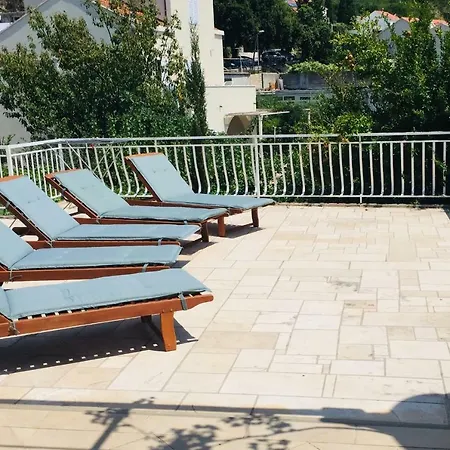Adria 2 Apartment *